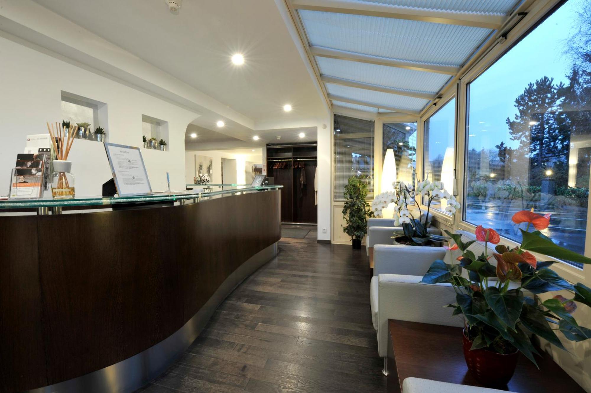 Bivius Hotel Restaurant Luxembourg Strassen Exterior photo